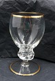 Gisselfeldt 
(Gisselfeld) 
med guldkant 
fra Holmegård 
Glasværk. 
Rødvinsglas i 
fin stand.
H 13cm ...