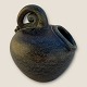 Retro Keramik, 
Vase / Kande, 
grøn glasur, 
9,5cm høj, 10cm 
bred Usigneret 
*Pæn stand*