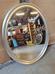 Sølvmalet ovalt 
spejl, fra 
1990erne.
Højde 56cm 
Bredde 46cm