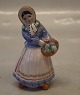 'L. Hjorth 
Miniature 
kvinde i 
egnsdragt med 
kurv 10 cm
Bornholmsk 
keramik i 
pastelfarver L. 
...