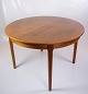 Dette runde 
spisebord i 
teak fra 
1960'erne er et 
fremragende 
eksempel på 
dansk design 
fra midten ...