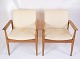 Dette sæt af to 
hvilestole, 
model Diplomat, 
designet af 
Finn Juhl og 
fremstillet af 
France & Søn 
...