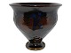 Kähler keramik, 
vase dekoreret 
med mørkeblå og 
mørkebrune 
farver.
Vasen er 
produceret i 
...