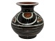 Kähler keramik, 
vase dekoreret 
med brunlige 
farver.
Vasen er 
produceret i 
starten af 1900 
...