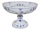 Blue Fluted Plain
Cake bowl on stand from 1923-1928