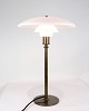 PH 3½/2 Bordlampe - Bruneret Messing & Hvide Opal Skærme - Poul Henningsen - 
1950erne
Flot stand
