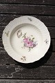 Frisenborg with 
gold rim Danish 
porcelain, deep 
plates 22cm