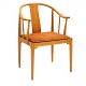 Hans Wegner 
Kina stol
Hans J. 
Wegner, 
1914-2007, 
Kinastol i lyst 
kirsebærtræ med 
patineret ...