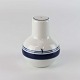 Peberstrø i 
porcelæn fra 
stellet 
Korinth. Nr. 
541
Formgiver 
Martin Hunt
Producent Bing 
& ...