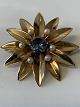 14 Karat guld 
broche med blå 
sten og perler
Stemplet: HS. 
585
Diameter  4,0 
cm.
Flot og ...