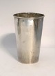 Vase aus Sterlingsilber. Höhe 11 cm. Durchmesser 7 cm.