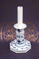 Royal 
Copenhagen , 
Musselmalet 
lysestage. H: 
11cm.
Dekorationsnummer: 
1/3303. 1.sort. 
Stempel ...