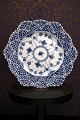 Royal 
Copenhagen , 
Musselmalet 
Helblonde flad 
tallerken med 
skelkant.
Dekorationsnummer: 
...