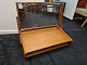 Dansk design 
væghængt 
sminkebord i 
fineret teak m. 
spejl med vippe 
funktion.
Fremstillet 
ca. ...