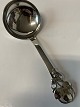 Serveringsske i 
sølv
Stemplet 3 
tårne
Produceret År. 
1934
Længde 19 cm
Pæn stand
pudset og ...