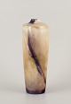 Elly Kuch 
(1929-2008) og 
Wilhelm Kuch 
(1925-2022). 
Unika 
keramikvase. 
Slank form.
Glasur i ...