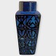 Aluminia / 
Royal 
Copenhagen, 
Baca vase med 
blåt mønster, 
#704/3259, 
Højde 22,5 cm, 
fod 8x8cm, ...