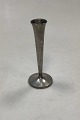 Just Andersen 
Tin Lysestage 
No. 2645
Fin, men brugt 
stand
Måler 12,5 cm 
/ 4,92 inches