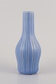 Ewald Dahlskog 
for Bobergs 
Fajansfabrik, 
Sverige. Stor 
vase i fajance.
Hånddekoreret 
i lyseblå ...