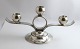 C. F. Heise. 
Sterling (925). 
3-armet 
lysestage. 
Højde 12,5 cm. 
Længde 25 cm. 
Produceret 
1938.