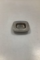 Just Andersen 
Skål af Tin, 
No. 2608
Brugt, men i 
fin stand
Måler 8 x 8 cm 
/ 3,15 x 3,15 
inch