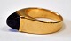 Fingerring, 14 
k rødguld med 
ametyst, 20. 
årh. Stemplet: 
585. Størrelse: 
53. Vægt: 8 
gram. 