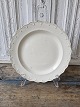 Engelsk 
Creamware 
tallerken 
dekoreret med 
fjerkant i 
relief, 
produceret i 
slutningen af 
1700 ...