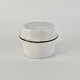 Saltbøsse i 
porcelæn fra 
stellet Brun 
Domino
Nr 14915
Producent 
Royal 
Copenhagen
Formgiver ...