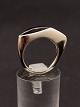 Sterling sølv 
ring med mørk 
karneol 
størrelse 59 
stemplet 925 
emne nr. 615021