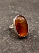 Sterling sølv 
ring med rav 
1,8 x 2,6 cm. 
størrelse 50 
emne nr. 615075