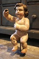 Dekorativ , 
antik tidlig 
1800 tals Putti 
/ engel i 
udskåret træ 
med fin 
original 
bemaling og ...
