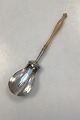 Dansk Provins 
sølv sukker ske 
med horn 
håndtag
Måler 15 cm / 
5.91 inch