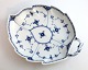 Royal 
Copenhagen. 
Musselmalet 
Halvblonde. 
Blad asiet. 
Model 549. 
Længde  26,5 
cm. (1 
sortering). ...
