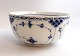 Royal 
Copenhagen. 
Musselmalet 
Halvblonde. 
Lille skål. 
Model 593. 
Diameter 14,5 
cm. Højde 7 
cm.(2 ...