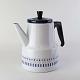 Kande til kaffe 
i emalje fra 
stellet Danild 
64 - også kendt 
under navnet 
Tangent.
Formgiver ...