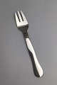 Georg Jensen 
Sterling Sølv 
Ladby 
Fiskegaffel No. 
61 
Måler 16.2 cm 
(6.37 inch)