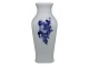 Royal 
Copenhagen Blå 
Blomst Flettet, 
lille kantet 
vase.
Af 
fabriksmærket 
ses det, at 
denne er ...