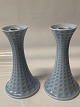 Royal Copenhagen 1. par, Lysblå stager med skæl mønster, Lifeline
Højde: 20,5 cm.