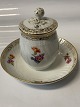 Tysk KPM Cremekop i Porcelæn med Blomster.
Højde med låg 11 cm.