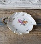 Royal 
Copenhagen Fuld 
Saksisk Blomst 
bladformet 
asiet 
No. 1599, 1. 
sortering
Mål 18 x 23 
cm.