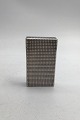 ST Dupont 
Lighter Måler 
5.8 cm x 3.5 cm 
x 1.4 cm (2.28 
inch x 1.37 
inch x 0.55 
inch)