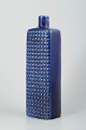 Vase, Bengt 
Berglund, 
Gustavsberg, 
Sverige, 1964.
Høj, 
rektangulær 
vase i stentøj 
med ...
