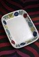 Ovnfast fad i 
svensk 
"Picknick" 
spisestel fra 
Rørstrand.
H:4cm. 
25x19cm. Fadet 
har brugsspor. 
...