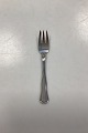 Dobbeltriflet 
COHR sølvplet 
Kagegaffel. 
Måler 13,1 cm 
/5,15 in.