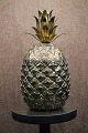 Lækker 
Italiensk 
isspand 
designet af 
Mauro Manetti
i form af 
ananas i 
forgyldt tin 
fra 60érne ...