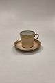 Royal 
Copenhagen 
Mokkakop No. 
9093. Varm 
beige, uden 
farvenr.
Måler 5,5 cm H 
x 5,9 cm dia. / 
...