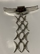 N. E. From 
Halssmykke / 
Slipsesmykke. 
Sterling Sølv. 
Længde 11 cm.
Bredde Hals 
7,9 ...
