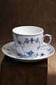 Stor 
Musselmalet 
Riflet kaffekop 
fra Royal 
Copenhagen.
Kop H: 7,8cm. 
Dia.: 9,4cm. 
Underkop ...