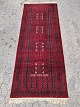 Orientalsk 
tæppe fra 
1980erne.
Det har 
brugsspor.
Længde 260cm 
Bredde 98cm