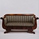 Antik empire 
sofa fra 
1830’erne. 
Mahogni med 
stribet 
polstring. H: 
93 cm, B: 186,5 
cm, D: 64 cm, 
...